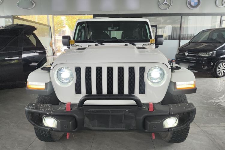 Used Jeep Wrangler 2019 2.0T Sahara Four-Door Version China VI Emission Standard Front