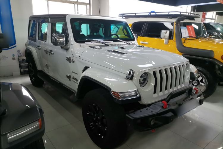 Used Jeep Wrangler 2019 2.0T Sahara Four-Door Version China VI Emission Standard Front Right 45 Deg