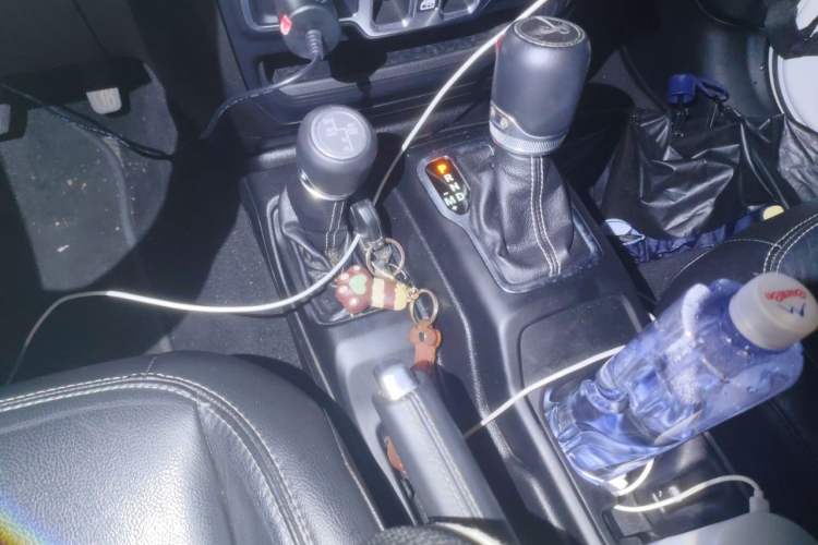Used Jeep Wrangler 2019 2.0T Sahara 4-Door Version China V Standard Gear Lever