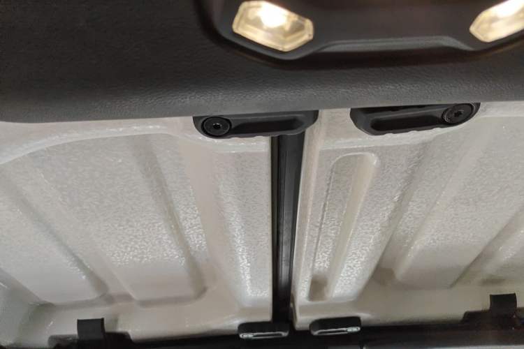 Used Jeep Wrangler 2019 2.0T Rubicon Four-Door Version China VI Emission Standard Headliner