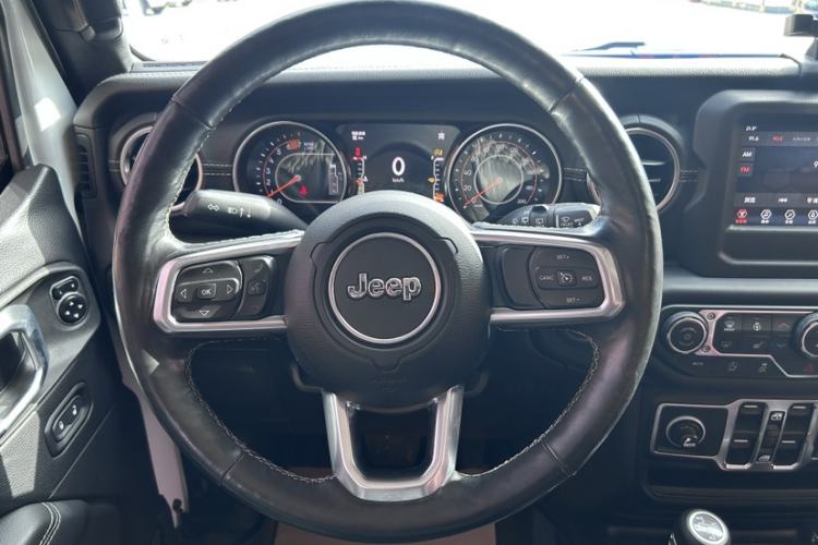Used Jeep Wrangler 2019 2.0T Sahara Four-Door Version China VI Emission Standard Interior 5