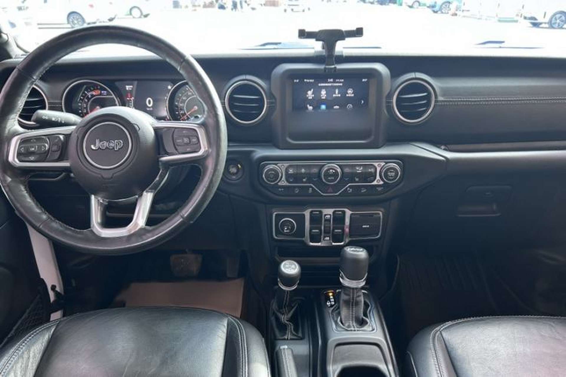 Used Jeep Wrangler 2019 2.0T Sahara Four-Door Version China VI Emission Standard Interior 8