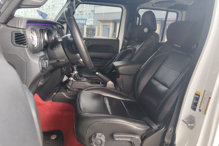 Used Jeep Wrangler 2019 2.0T Sahara Four-Door Version China VI Emission Standard Left Front Seat