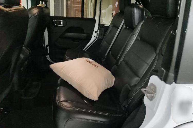 Used Jeep Wrangler 2019 2.0T Sahara 4-Door Version China V Standard Left Rear Seat