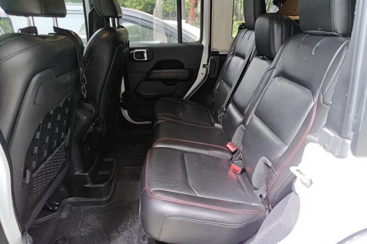 Used Jeep Wrangler 2019 2.0T Rubicon Four-Door Version China VI Emission Standard Left Rear Seat