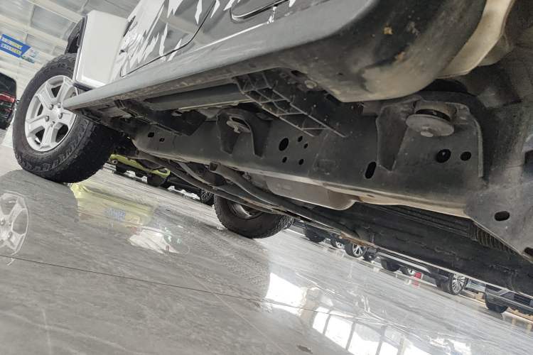 Used Jeep Wrangler 2019 2.0T Sahara Four-Door Version China VI Emission Standard Left Side Sill