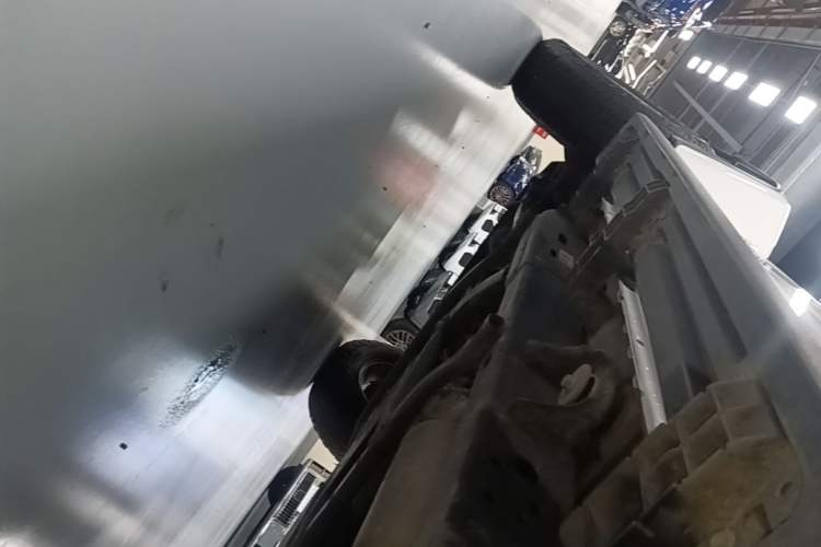 Used Jeep Wrangler 2019 2.0T Sahara Four-Door Version China VI Emission Standard Left Side Sill
