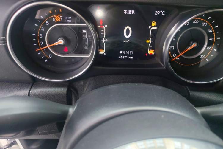 Used Jeep Wrangler 2019 2.0T Sahara Four-Door Version China VI Emission Standard Odometer Close Up