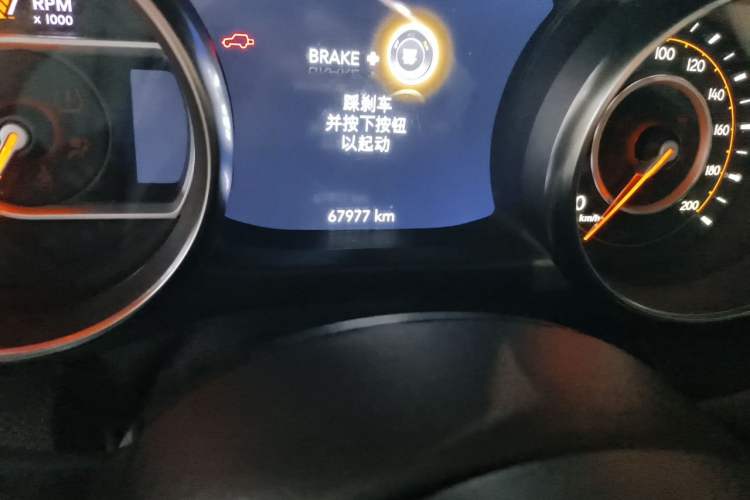 Used Jeep Wrangler 2019 2.0T Sahara 4-Door Version China V Standard Odometer Close Up
