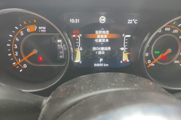Used Jeep Wrangler 2019 2.0T Sahara Four-Door Version China VI Emission Standard Odometer Close Up