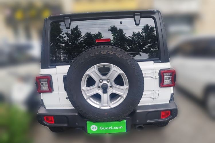 Used Jeep Wrangler 2019 2.0T Sahara Four-Door Version China VI Emission Standard Rear