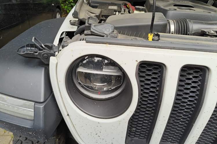 Used Jeep Wrangler 2019 2.0T Rubicon Four-Door Version China VI Emission Standard Right Front Headlight