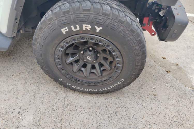 Used Jeep Wrangler  Right Front Wheel Hub
