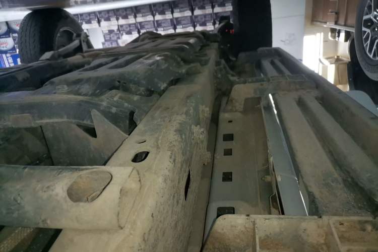 Used Jeep Wrangler 2019 2.0T Sahara Four-Door Version China VI Emission Standard Right Side Sill