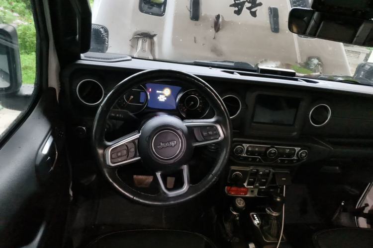 Used Jeep Wrangler 2019 2.0T Sahara 4-Door Version China V Standard Steering Wheel