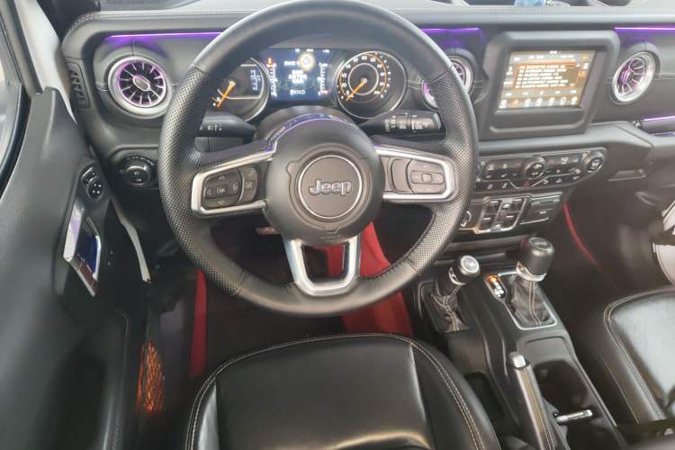 Used Jeep Wrangler 2019 2.0T Sahara Four-Door Version China VI Emission Standard Steering Wheel