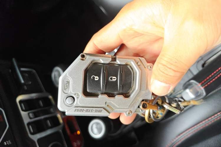 Used Jeep Wrangler 2019 2.0T Rubicon Four-Door Version China VI Emission Standard Vehicle Key