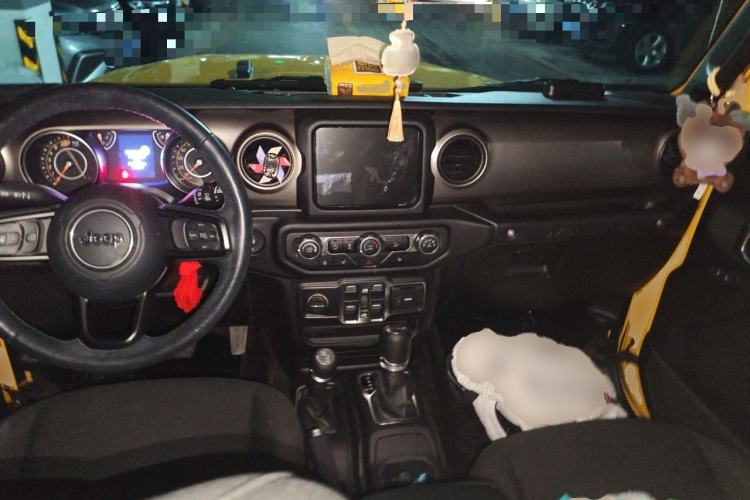 Used Jeep Wrangler  Center Console