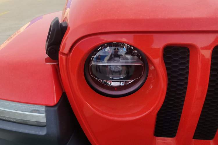 Used Jeep Wrangler  Right Front Headlight