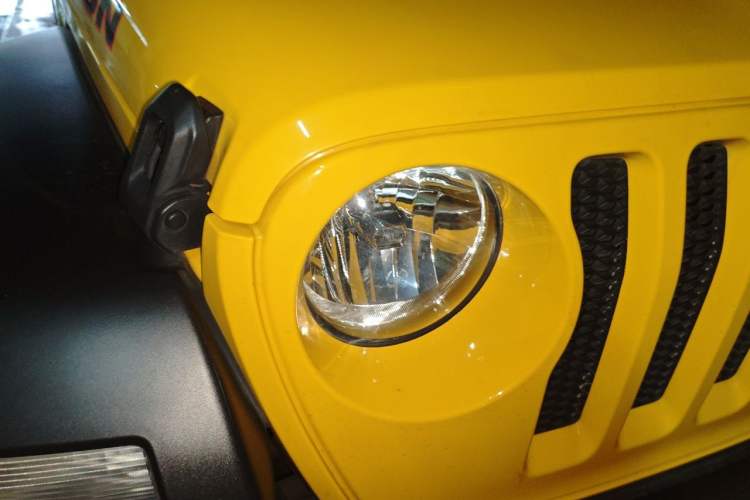 Used Jeep Wrangler  Right Front Headlight