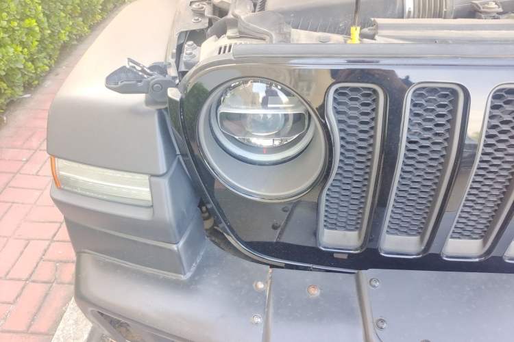 Used Jeep Wrangler  Right Front Headlight