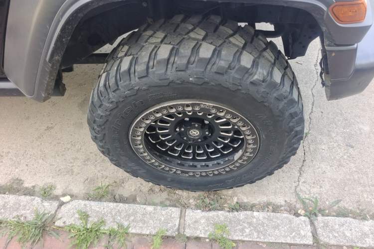 Used Jeep Wrangler  Right Front Wheel Hub