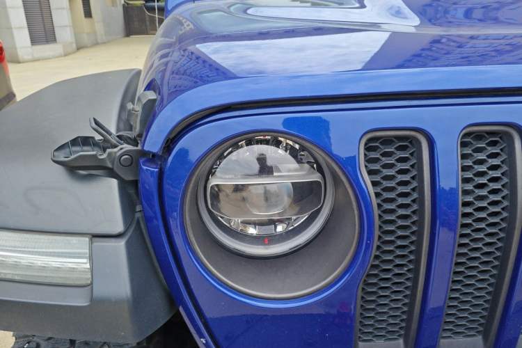 Used Jeep Wrangler  Right Front Headlight
