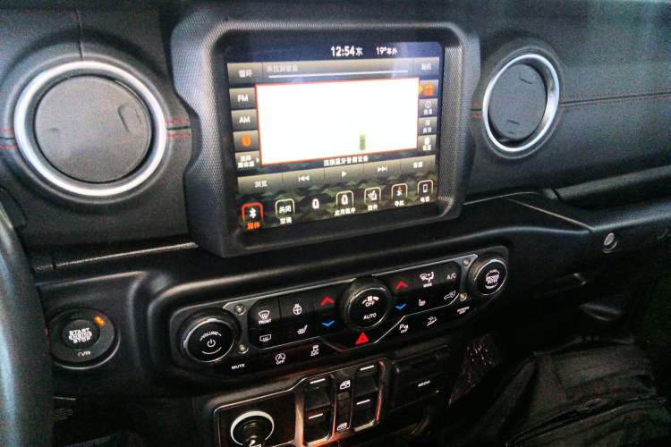 Used Jeep Wrangler 2020 2.0T Rubicon Recon Four-Door Jungle Hero Limited Edition Audio And AC Panel