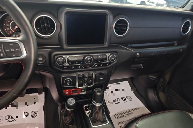 Used Jeep Wrangler 2020 2.0T Rubicon Recon Four-Door Jungle Hero Limited Edition Audio And AC Panel
