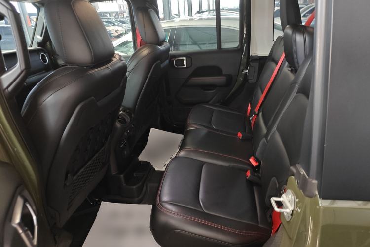 Used Jeep Wrangler 2020 2.0T Rubicon Recon Four-Door Jungle Hero Limited Edition Interior 4