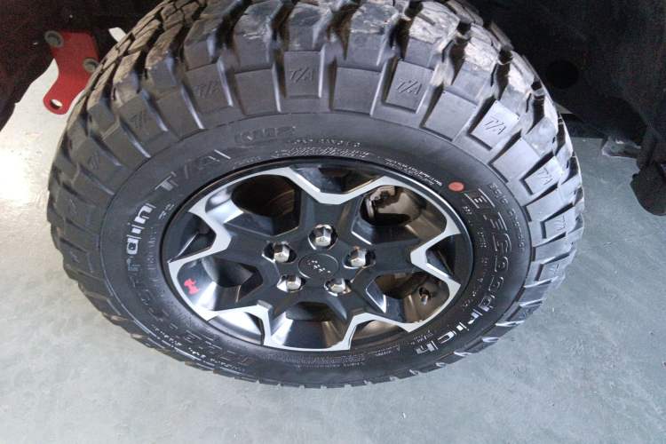 Used Jeep Wrangler 2020 2.0T Rubicon Recon Four-Door Jungle Hero Limited Edition Left Front Wheel Hub