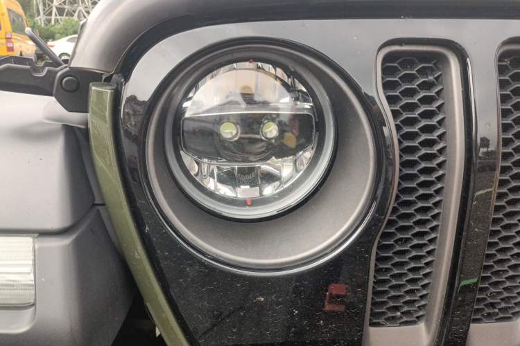 Used Jeep Wrangler  Right Front Headlight