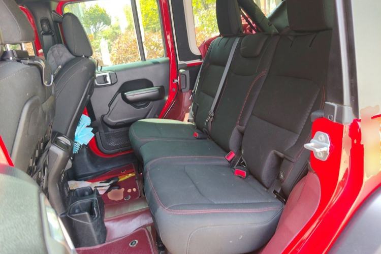 Used Jeep Wrangler 2020 2.0T automatic four-door parallel imported vehicle Left Rear Seat