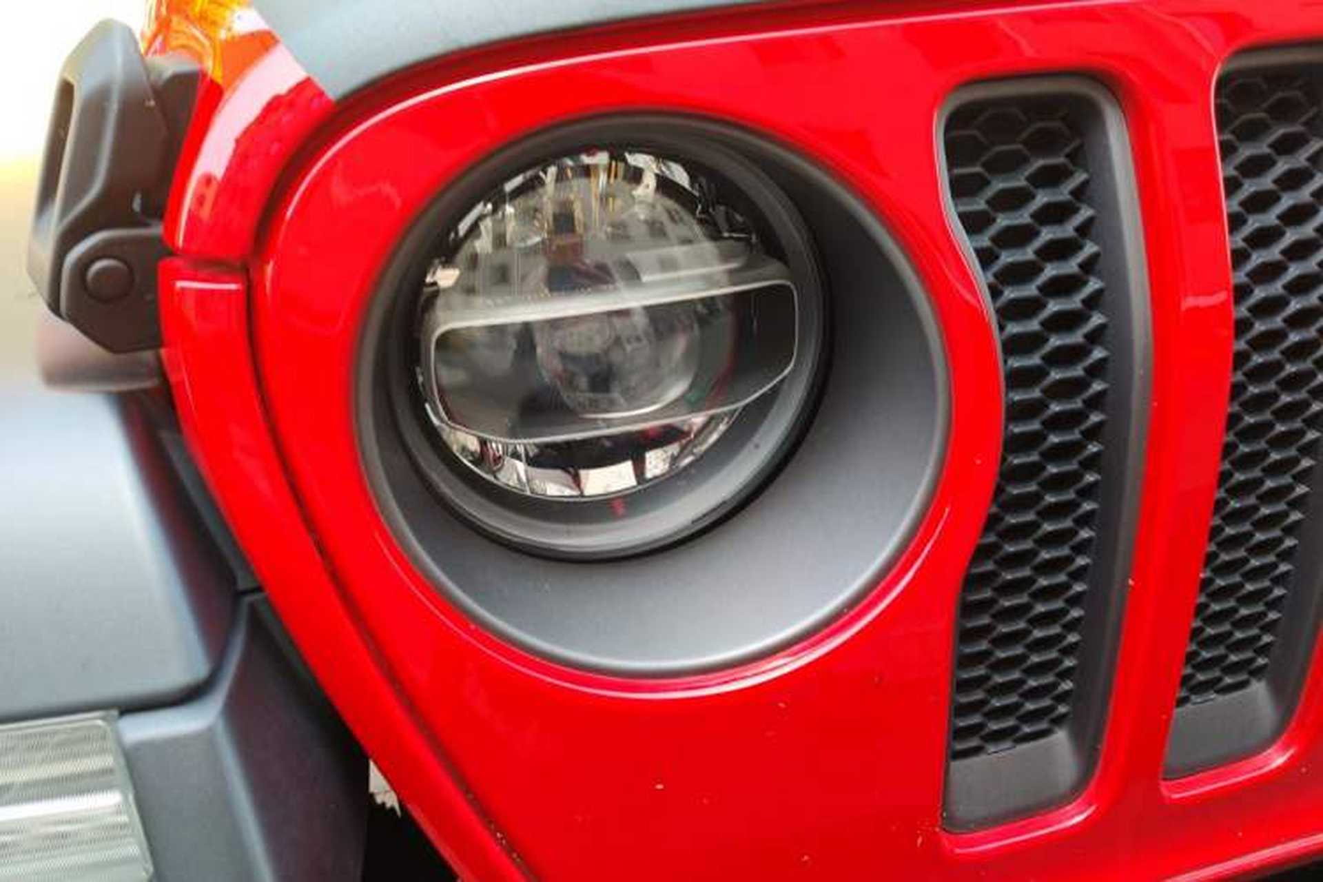 Used Jeep Wrangler 2020 2.0T automatic four-door parallel imported vehicle Right Front Headlight