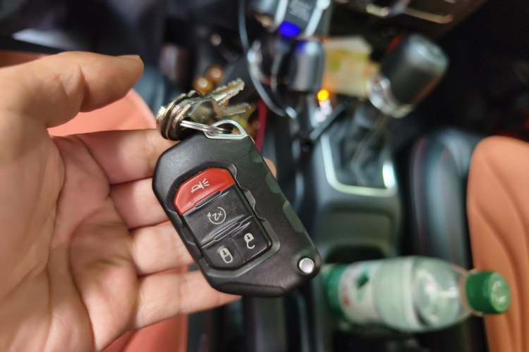 Used Jeep Wrangler 2020 2.0T automatic four-door parallel imported vehicle Vehicle Key