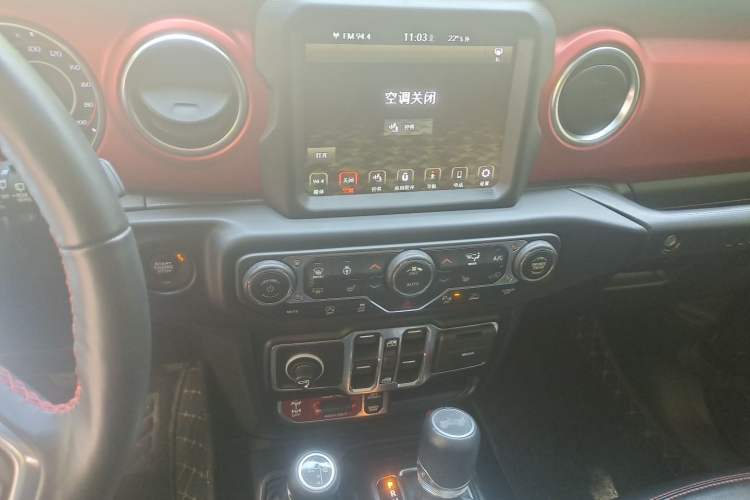 Used Jeep Wrangler 2021 2.0T Robin Hood Four-Door Edition Audio And AC Panel