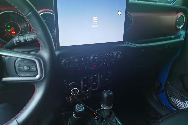 Used Jeep Wrangler 2021 2.0T Robin Hood Four-Door Edition Audio And AC Panel