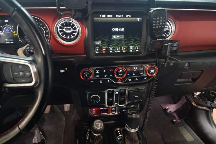 Used Jeep Wrangler 2021 2.0T Robin Hood Four-Door Edition Audio And AC Panel