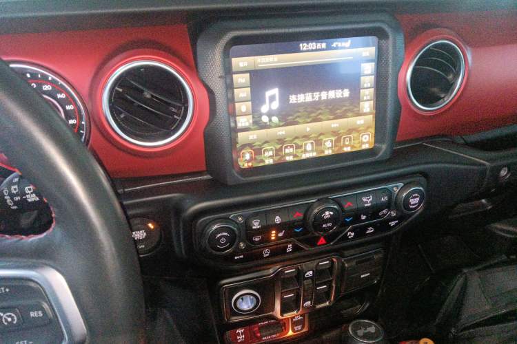 Used Jeep Wrangler 2021 2.0T Robin Hood Four-Door Edition Audio And AC Panel