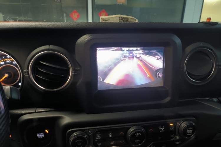 Used Jeep Wrangler 2021 2.0T Sahara Four-Door Edition Audio And AC Panel
