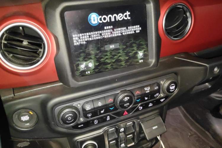 Used Jeep Wrangler 2021 2.0T Robin Hood Four-Door Edition Audio And AC Panel