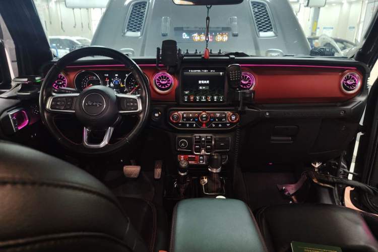 Used Jeep Wrangler 2021 2.0T Robin Hood Four-Door Edition Center Console