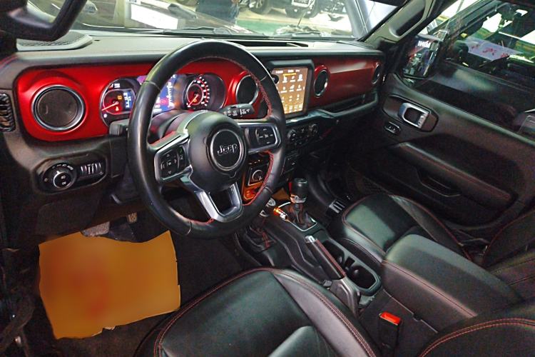 Used Jeep Wrangler 2021 2.0T Robin Hood Four-Door Edition Center Console