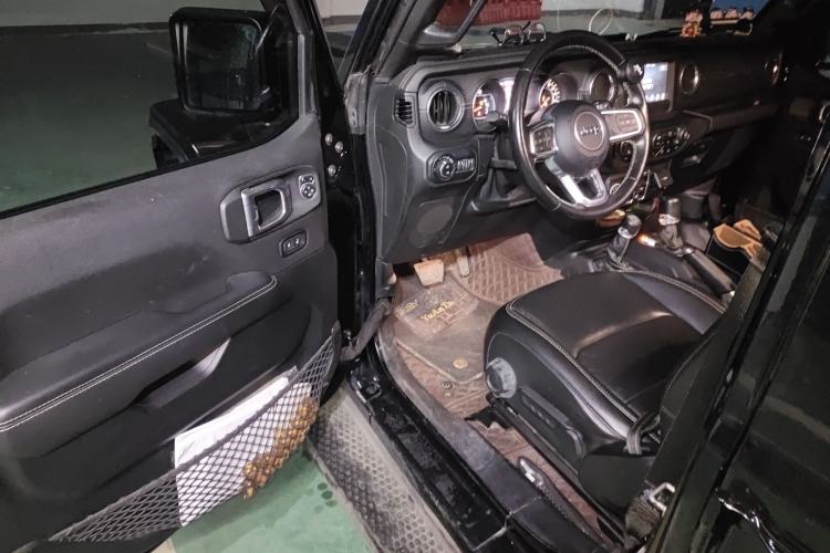 Used Jeep Wrangler 2021 2.0T Sahara Four-Door Edition Driver Seat