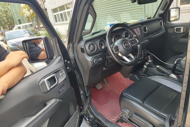 Used Jeep Wrangler 2021 2.0T Sahara Four-Door Edition Driver Seat