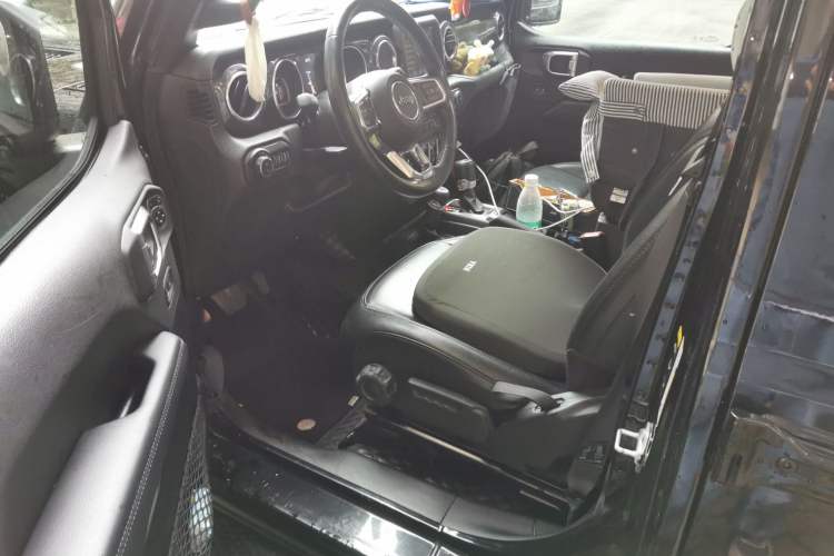 Used Jeep Wrangler 2021 2.0T Sahara Four-Door Edition Driver Seat