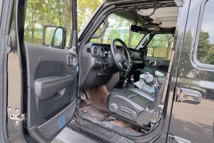 Used Jeep Wrangler 2021 2.0T Sahara Four-Door Edition Driver Seat