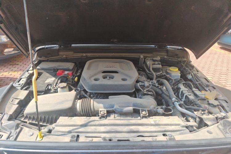Used Jeep Wrangler 2021 2.0T Robin Hood two-door version Engine Bay