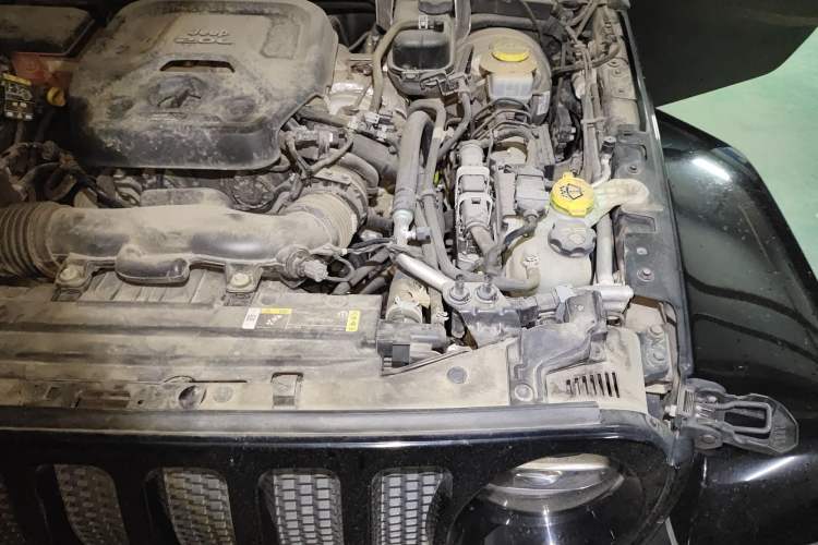 Used Jeep Wrangler 2021 2.0T Sahara Four-Door Edition Engine Bay Left