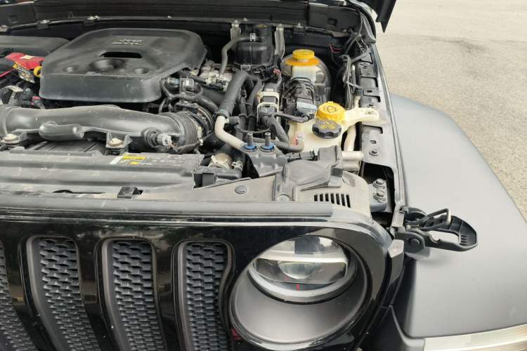 Used Jeep Wrangler 2021 2.0T Robin Hood Four-Door Edition Engine Bay Left